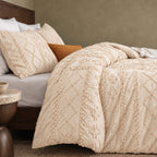 Tufted comforter detail, Oatmilk