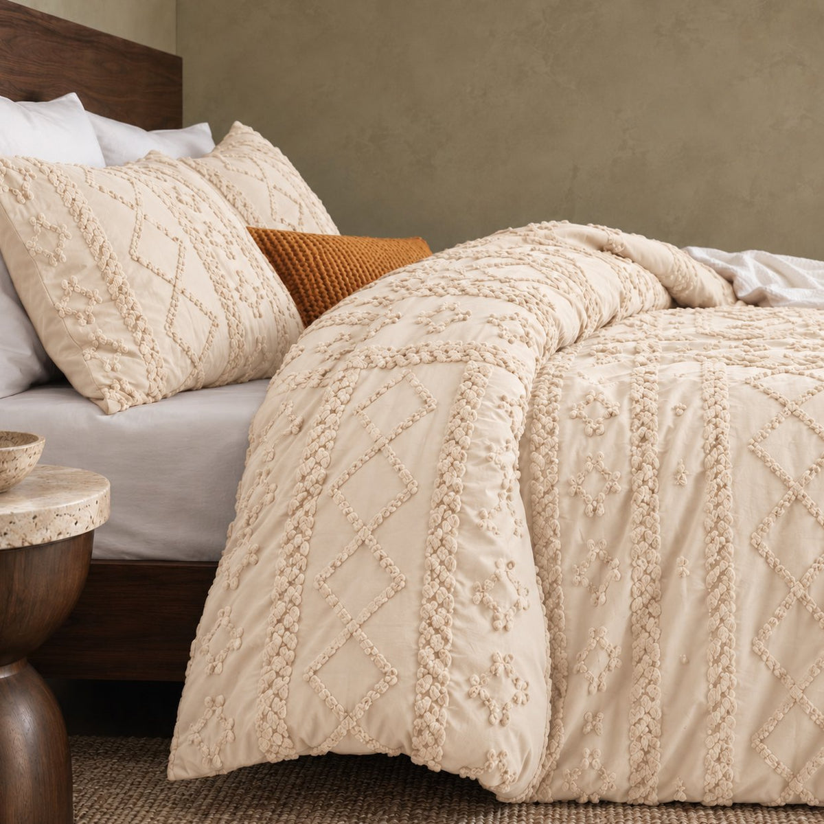 Tufted comforter detail, Oatmilk